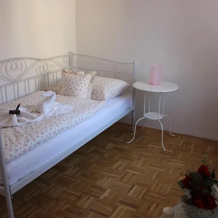 Vila Kourimka Vila Arch.fanty Guest house